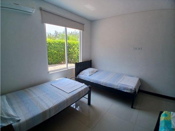 Casa de 4 alcobas en arriendo en Cn. Los Tulipanes, Girardot, 179 m² · foto 18 de 24