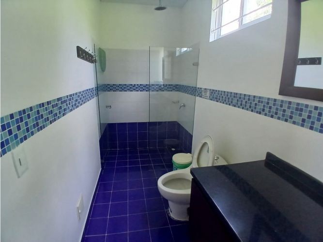 Casa de 4 alcobas en arriendo en Cn. Los Tulipanes, Girardot, 179 m² · foto 22 de 24