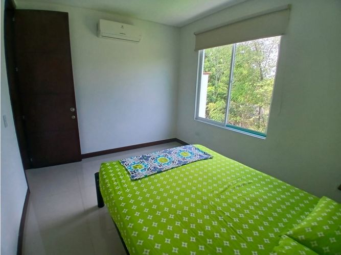 Casa de 4 alcobas en arriendo en Cn. Los Tulipanes, Girardot, 179 m² · foto 24 de 24