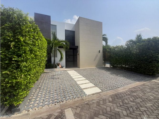 Casa de 3 alcobas en venta en Ricaurte, 112 m² · foto 2 de 24