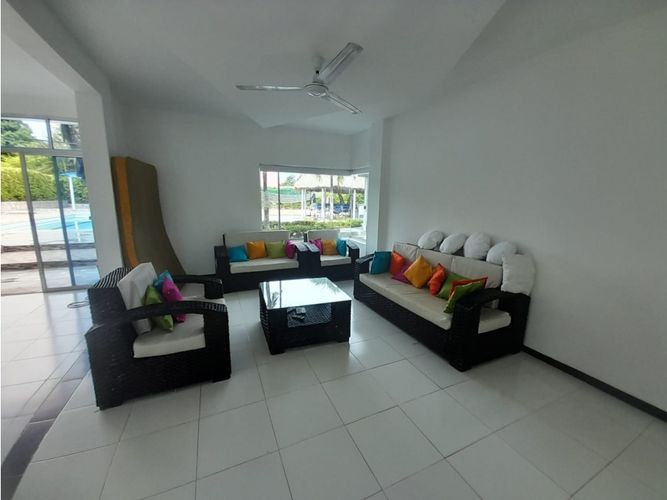 Casa de 6 alcobas en venta en Las Varas, Ricaurte, 300 m² · foto 3 de 24