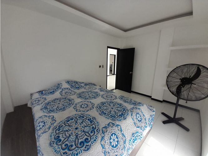 Casa de 6 alcobas en venta en Las Varas, Ricaurte, 300 m² · foto 11 de 24
