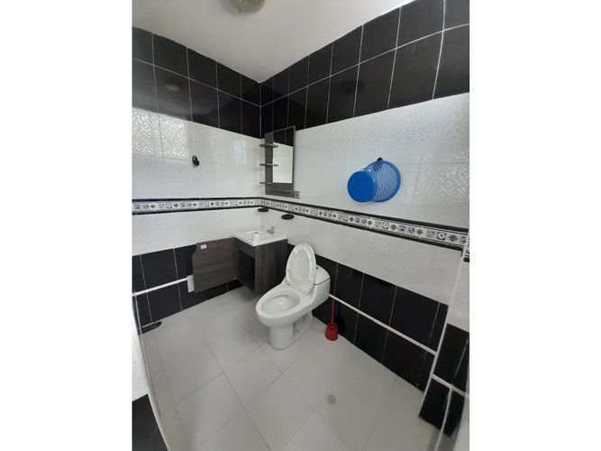 Casa de 6 alcobas en venta en Las Varas, Ricaurte, 300 m² · foto 13 de 24