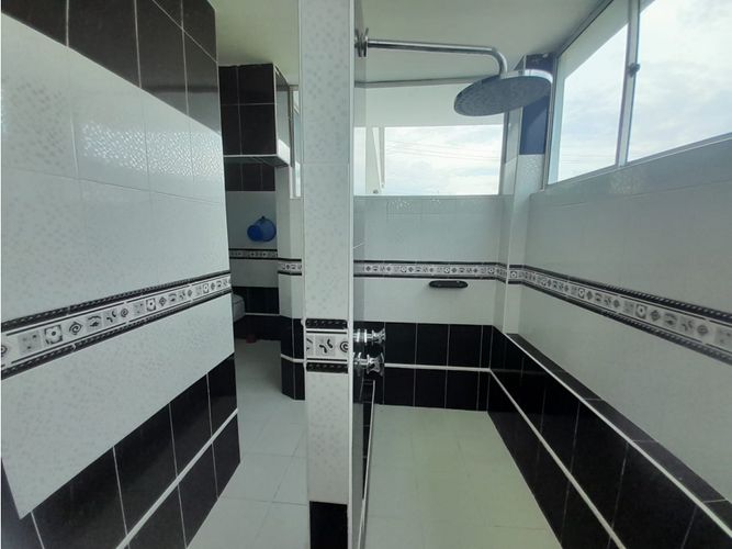 Casa de 6 alcobas en venta en Las Varas, Ricaurte, 300 m² · foto 14 de 24