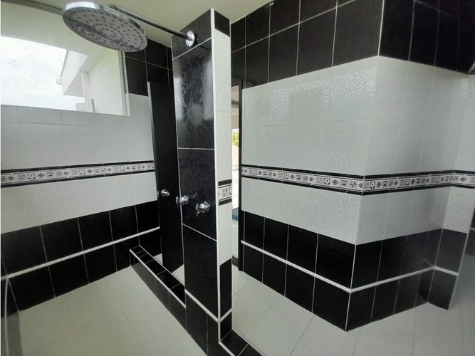 Casa de 6 alcobas en venta en Las Varas, Ricaurte, 300 m² · foto 15 de 24