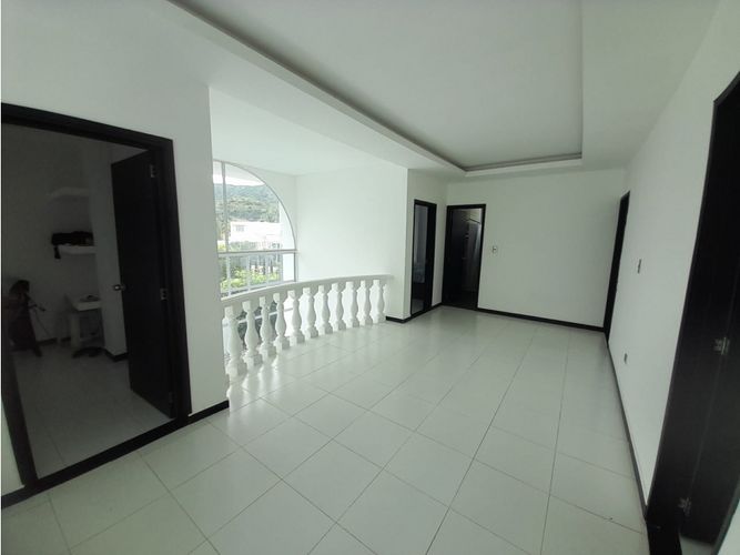 Casa de 6 alcobas en venta en Las Varas, Ricaurte, 300 m² · foto 19 de 24