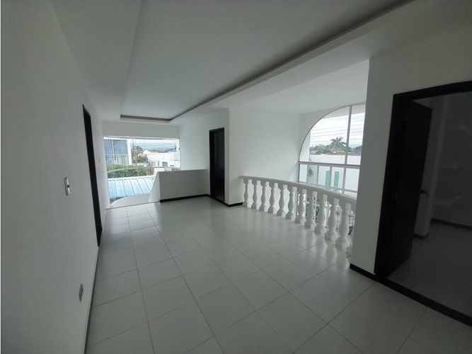 Casa de 6 alcobas en venta en Las Varas, Ricaurte, 300 m² · foto 20 de 24