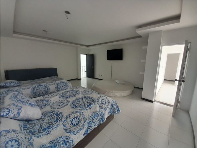 Casa de 6 alcobas en venta en Las Varas, Ricaurte, 300 m² · foto 22 de 24