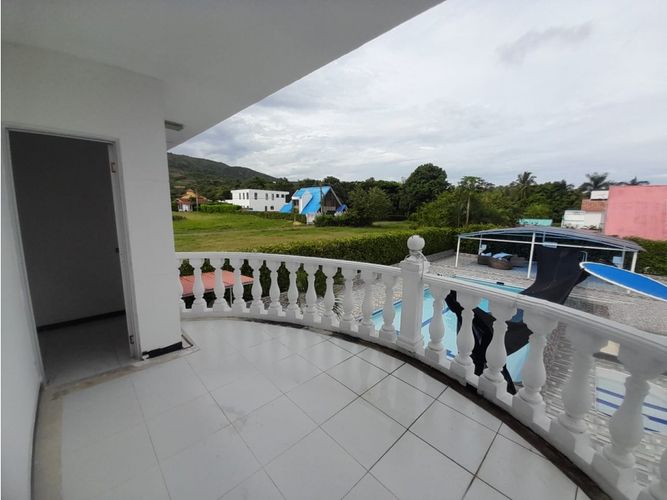 Casa de 6 alcobas en venta en Las Varas, Ricaurte, 300 m² · foto 23 de 24