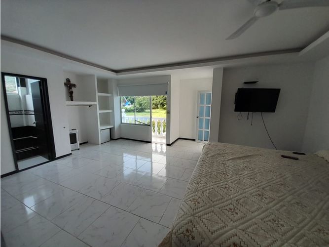 Casa de 6 alcobas en venta en Las Varas, Ricaurte, 300 m² · foto 24 de 24