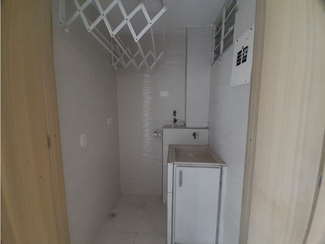 Apartamento de 2 alcobas en venta en Las Palmas, Ricaurte, 55 m² · foto 11 de 24