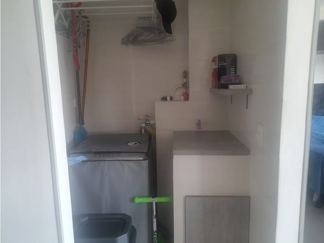 Apartamento de 2 alcobas en venta en Las Palmas, Ricaurte, 55 m² · foto 13 de 24