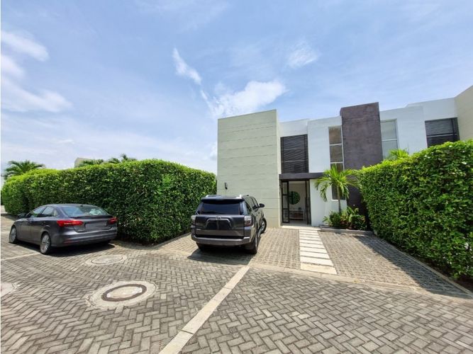 Casa de 3 alcobas en venta en Ricaurte, 112 m² · foto 2 de 24
