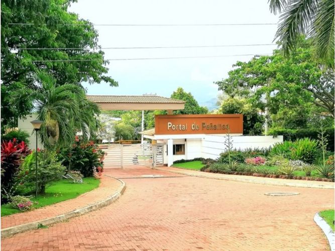 Casa de 4 alcobas en venta en Bosques De Peñalisa, Ricaurte, 618 m² · foto 2 de 24