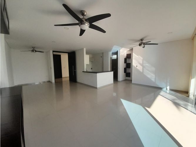 Apartamento de 3 alcobas en venta en Cn. Casa Loma, Girardot, 174 m² · foto 4 de 24
