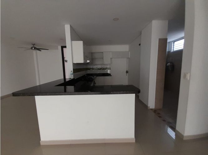 Apartamento de 3 alcobas en venta en Cn. Casa Loma, Girardot, 174 m² · foto 7 de 24