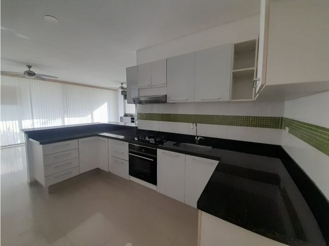 Apartamento de 3 alcobas en venta en Cn. Casa Loma, Girardot, 174 m² · foto 8 de 24