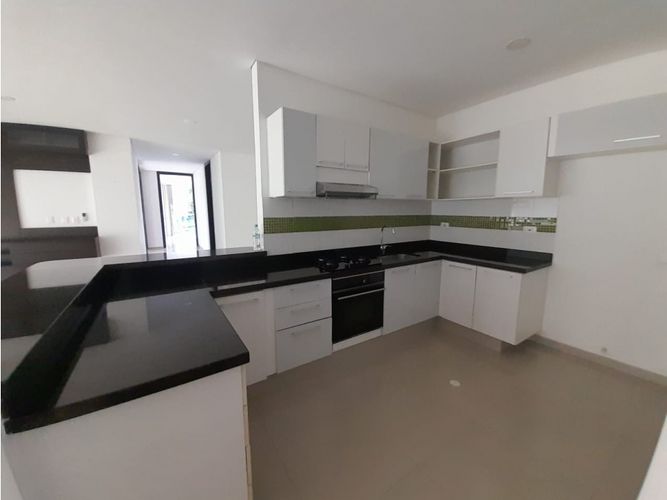 Apartamento de 3 alcobas en venta en Cn. Casa Loma, Girardot, 174 m² · foto 9 de 24