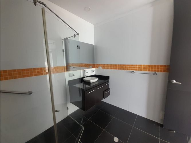 Apartamento de 3 alcobas en venta en Cn. Casa Loma, Girardot, 174 m² · foto 11 de 24