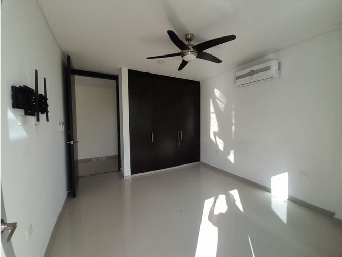 Apartamento de 3 alcobas en venta en Cn. Casa Loma, Girardot, 174 m² · foto 22 de 24