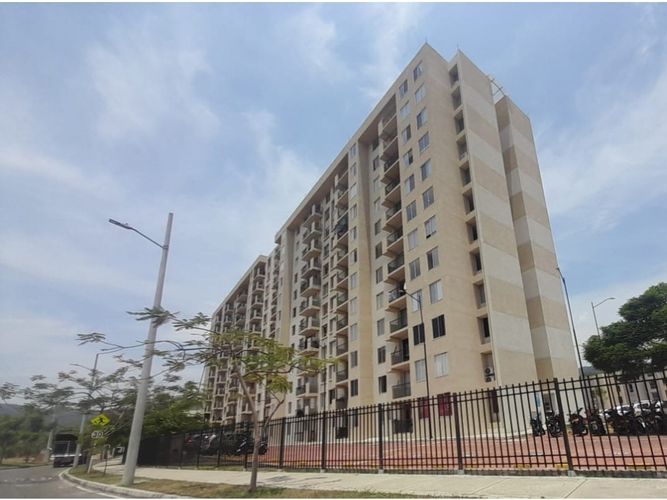 Apartamento de 2 alcobas en venta en Aqualina, Girardot, 55 m² · foto 2 de 24