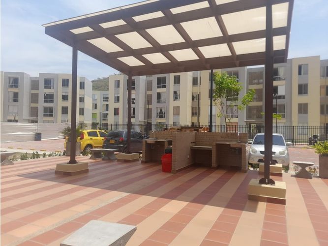 Apartamento de 2 alcobas en venta en Aqualina, Girardot, 55 m² · foto 23 de 24