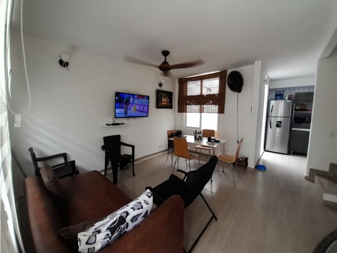 Casa de 3 alcobas en venta en Girardot, Ricaurte, 65 m² · foto 2 de 24