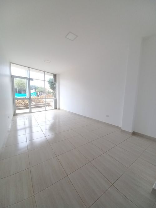 Local en arriendo en Ub. Villa Camila, Ibagué, 21 m² · foto 5 de 6
