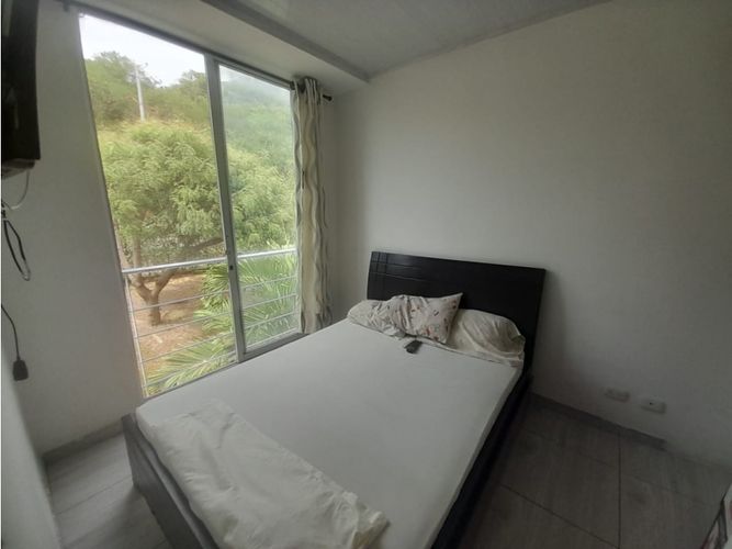 Casa de 3 alcobas en venta en Ricaurte, 65 m² · foto 13 de 24