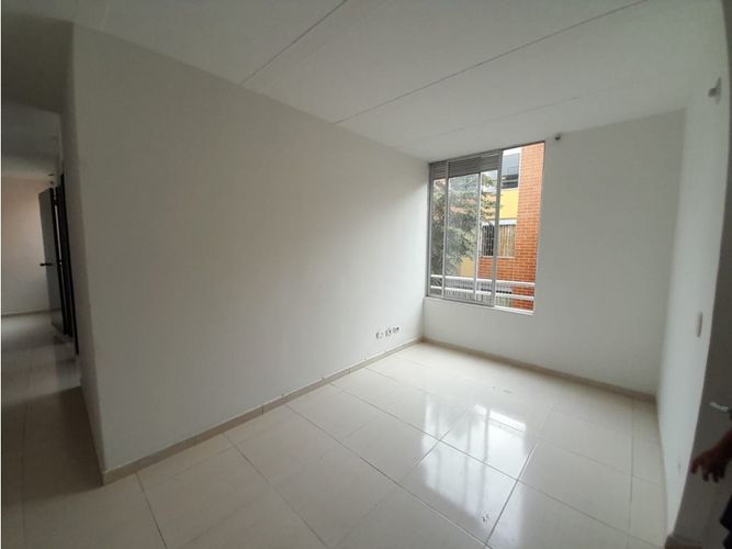 Apartamento de 3 alcobas en venta en Ub. Villa Carolina Et Ii, Girardot, 48 m² · foto 3 de 17