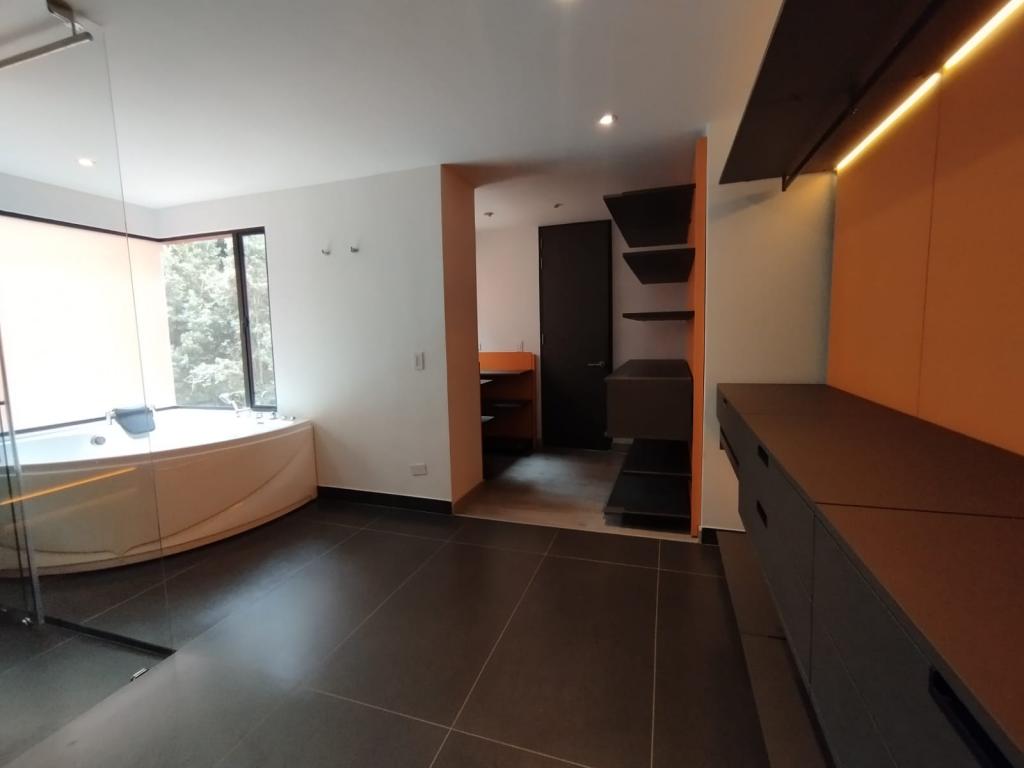 Apartamento en venta en El Refugio, Bogotá · foto 6 de 14