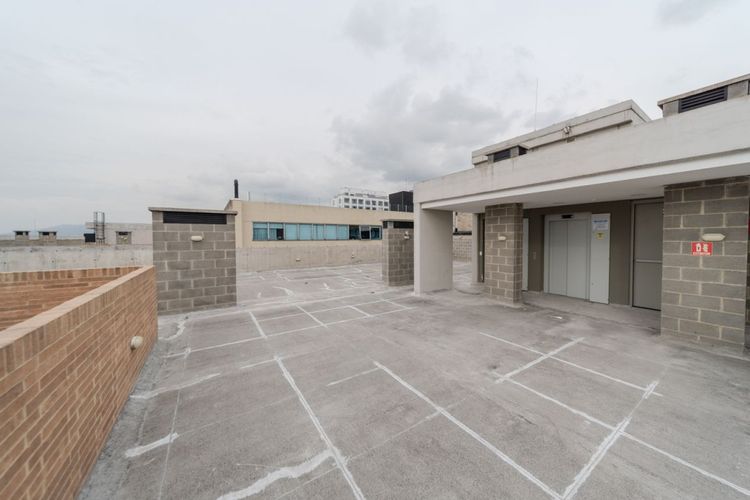 Apartamento de 1 alcoba en venta en Chicó Reservado, Bogotá, 17 m² · foto 10 de 13