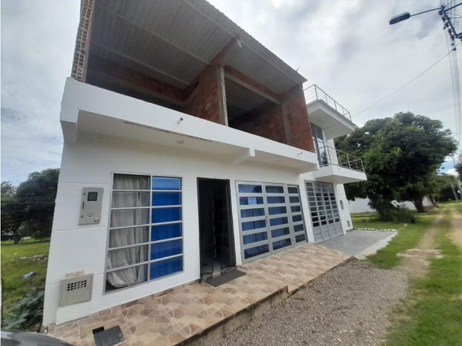 Casa de 3 alcobas en venta en Ricaurte, 98 m² · foto 2 de 24