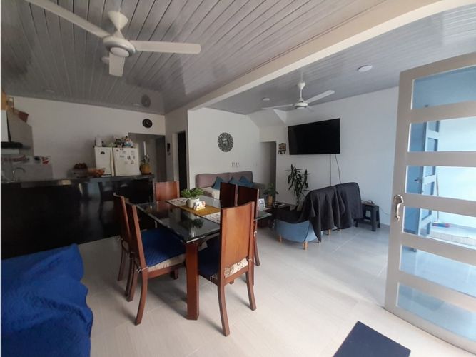 Casa de 3 alcobas en venta en Ricaurte, 98 m² · foto 3 de 24