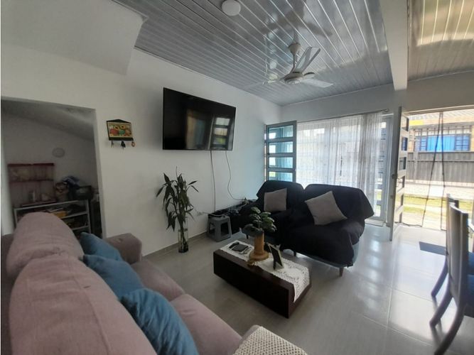 Casa de 3 alcobas en venta en Ricaurte, 98 m² · foto 5 de 24