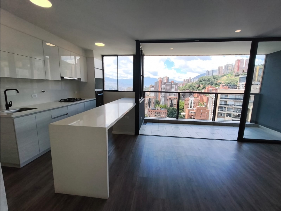 Apartamento en arriendo en Lalinde, Medellín · foto 7 de 24