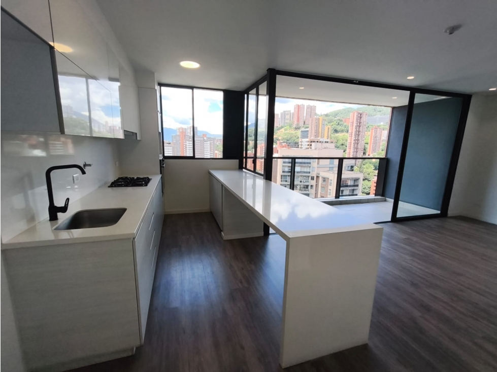 Apartamento en arriendo en Lalinde, Medellín · foto 11 de 24