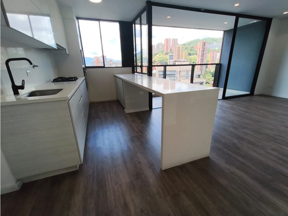 Apartamento en arriendo en Lalinde, Medellín · foto 13 de 24