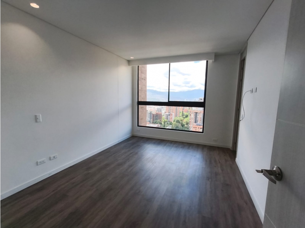 Apartamento en arriendo en Lalinde, Medellín · foto 21 de 24
