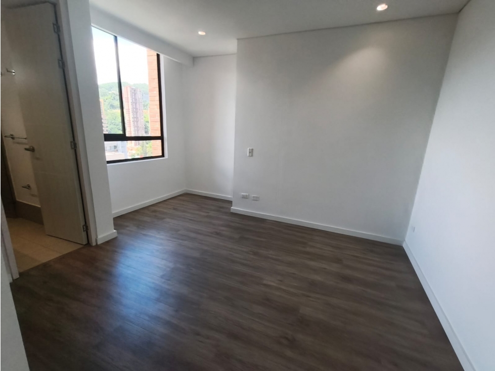 Apartamento en arriendo en Lalinde, Medellín · foto 22 de 24