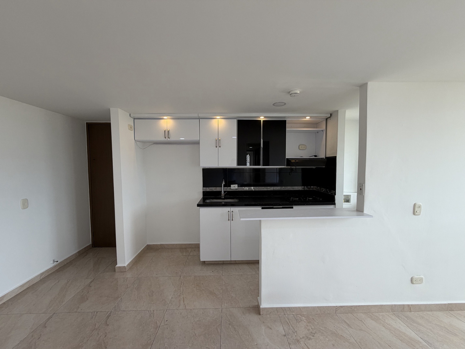 Apartamento en venta en Suramérica, Itagüí · foto 3 de 18