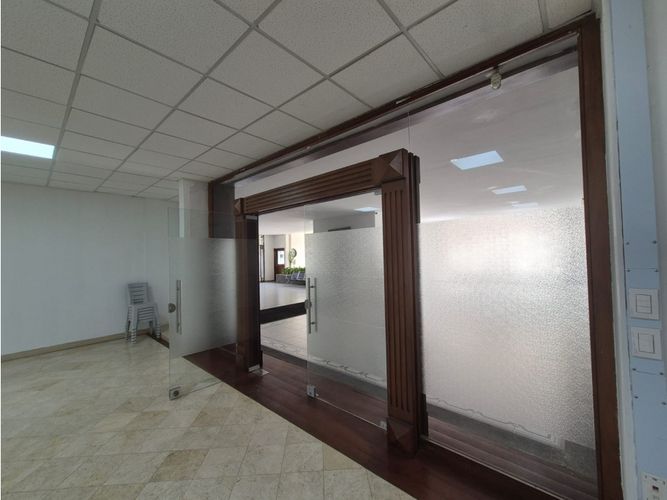 Oficina en arriendo en Menga, Cali, 650 m² · foto 5 de 16
