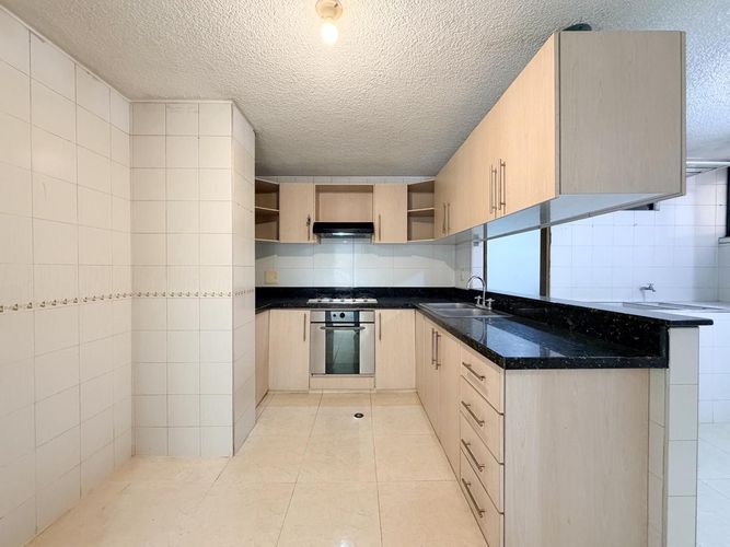 Apartamento de 4 alcobas en venta en Cabecera Del Llano, Bucaramanga, 134 m² · foto 7 de 13