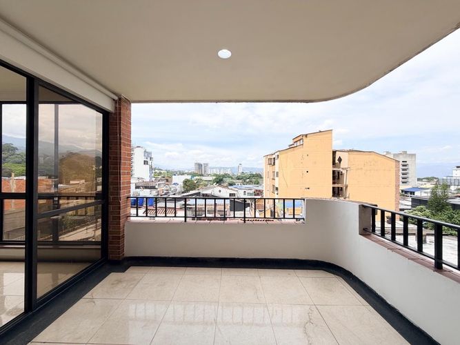 Apartamento de 4 alcobas en venta en Cabecera Del Llano, Bucaramanga, 134 m² · foto 5 de 13