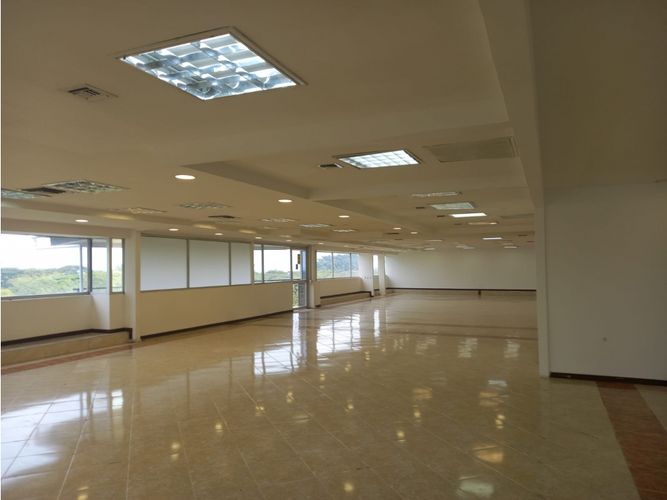 Oficina en arriendo en Menga, Cali, 1574 m² · foto 5 de 20