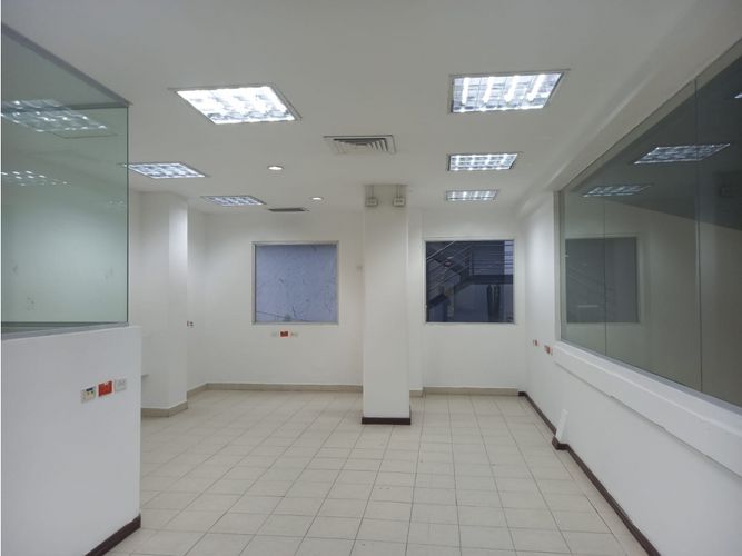 Oficina en arriendo en Menga, Cali, 1574 m² · foto 11 de 20