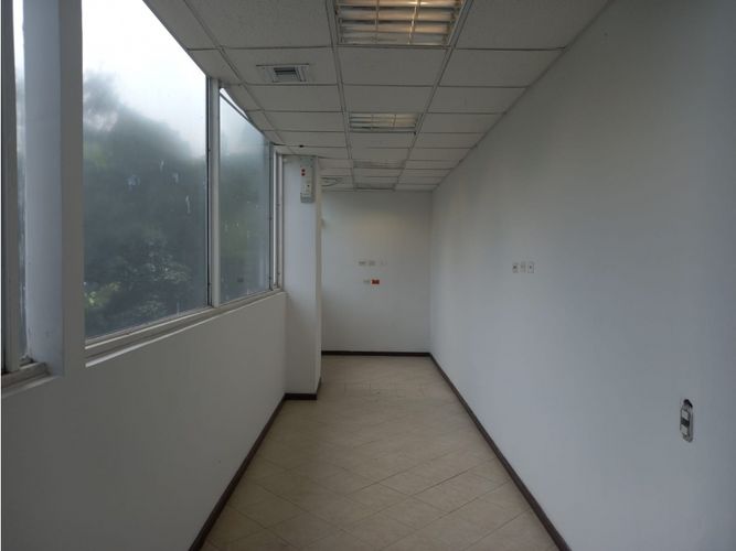 Oficina en arriendo en Menga, Cali, 1574 m² · foto 17 de 20