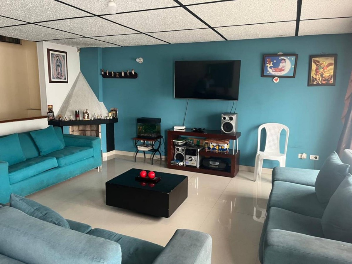 Casa en venta en Fontibon, Bogotá · foto 2 de 11