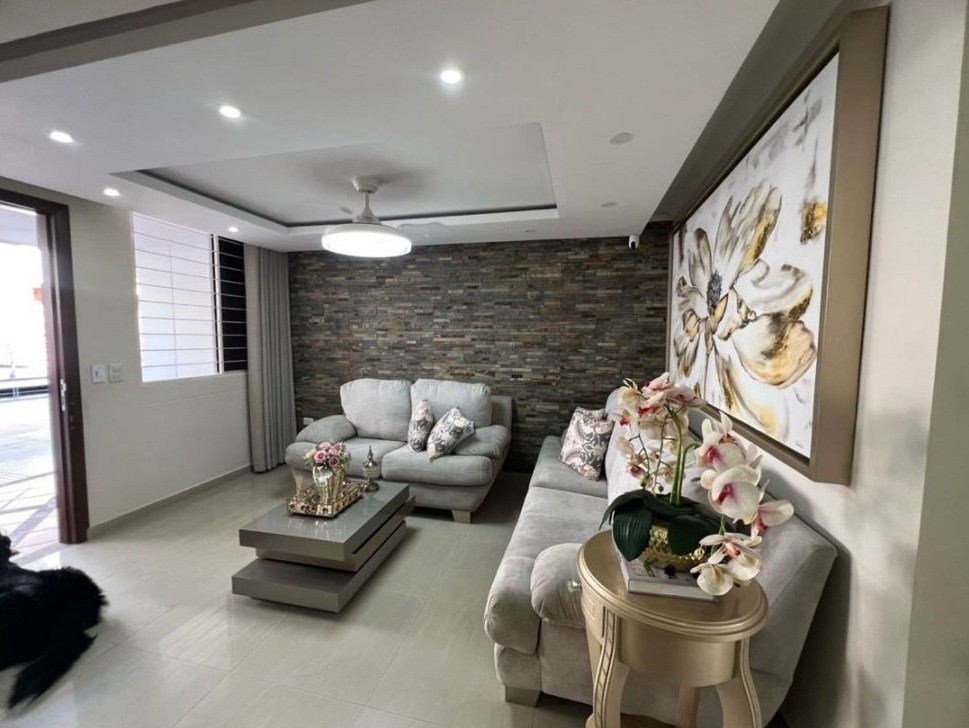 Casa en venta en Ciudad Jardin, Barranquilla · foto 2 de 24