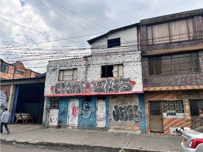 Casa en venta en Barrios Unidos, Bogotá, 316 m² · foto 3 de 4